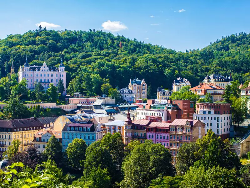 A panoramic picture of Karlovy Vary with the castle and houses
